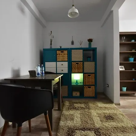 Central Beach Apartment *